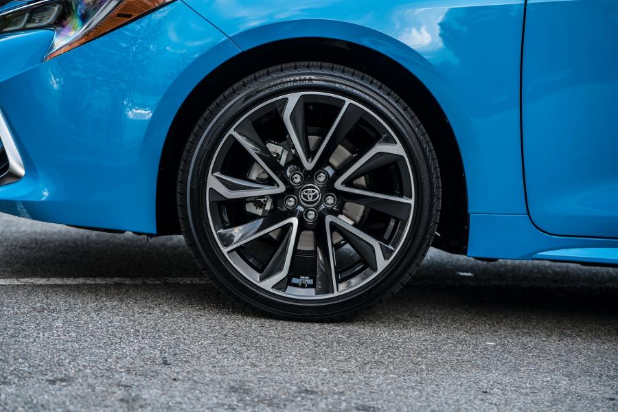 Колеса Toyota Corolla XSE Hatchback 2018 года  (NA) (фото 36 из 88)